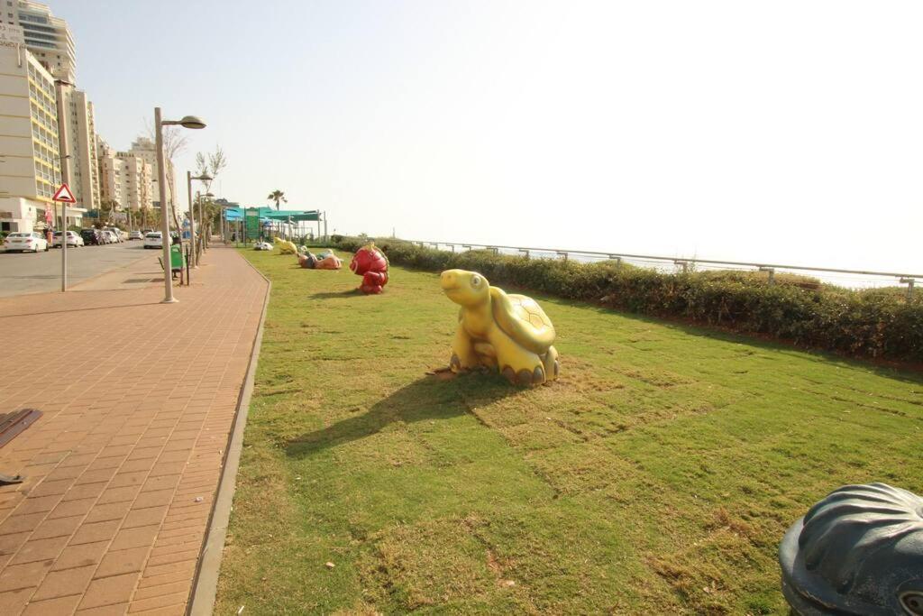 Royal Aparatment On The Sea , Blvd Nitza 34 Netanya Exterior photo